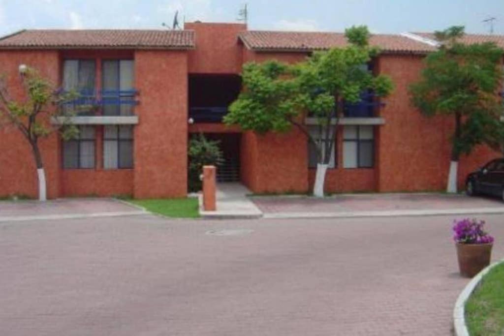 Amplia Suite Alberca Av Bernardo Quintana 12D Mendiola 外观 照片